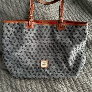 Dooney and bourke tote